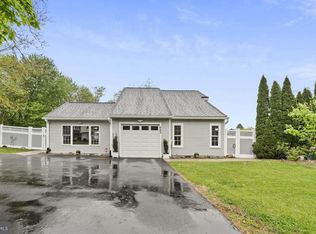 665 Elbow Ln, Warrington, PA 18976