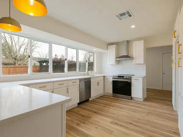 6401 Avenida La Costa NE, Albuquerque, NM 87109