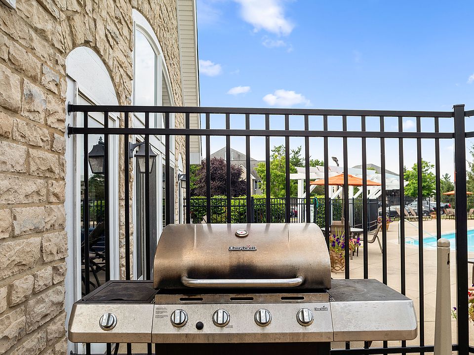 Outdoor Grill Area - Bennington Pond Apartments