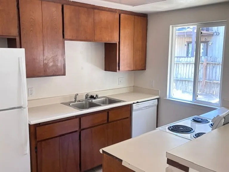2969 Oak St #C — Photo 5