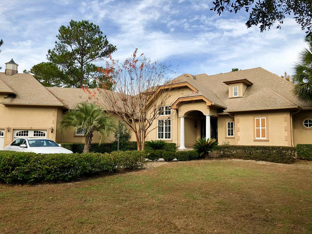 5 bed, 4.5 bath, 4155 sqft, $6,500 — Photo 1