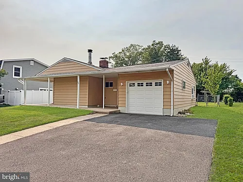 33 Twisting Ln Photo 1