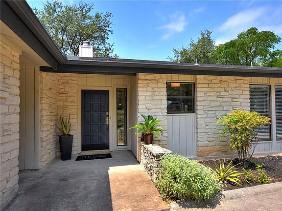 3rd image of 205 Duck Lake Dr
