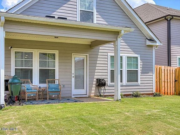 5th image of 426 Longmeadow Drive