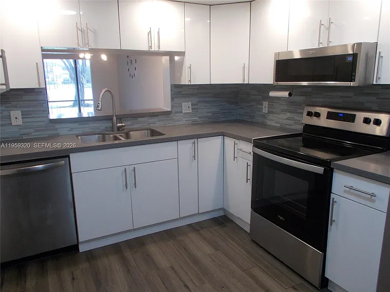 701 SW 141st Ave #110R — Photo 16