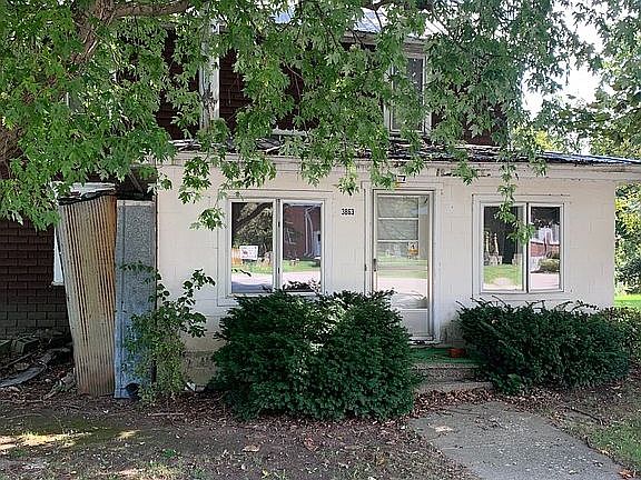 5th image of 3863 Church St