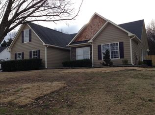 1890 Hampton Walk Ct, Hoschton, GA 30548