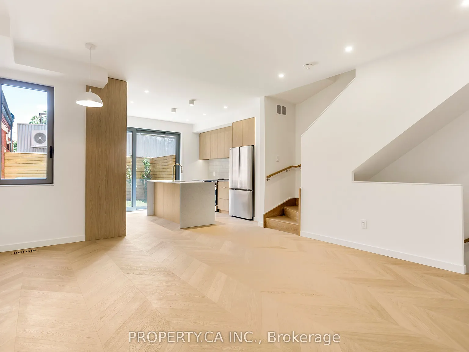4 bed, $6,195 — Photo 2