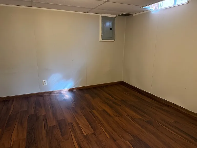 2448 S Victoria Ave — Photo 19