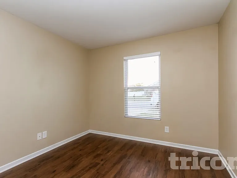1615 Blue Grass Pkwy — Photo 9