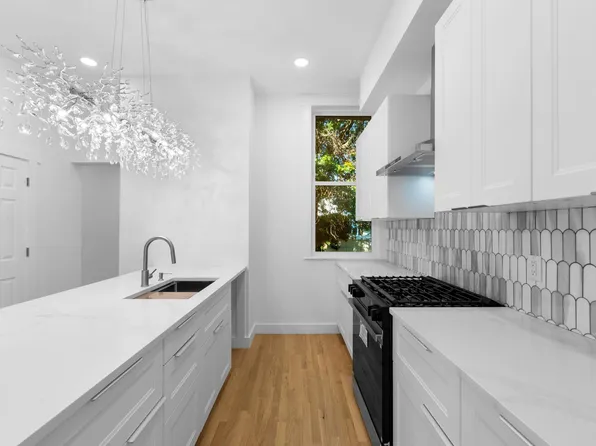 330 Forrest Street image 7 of 33