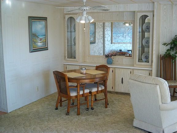 2nd image of 4810 Gulfgate Ln