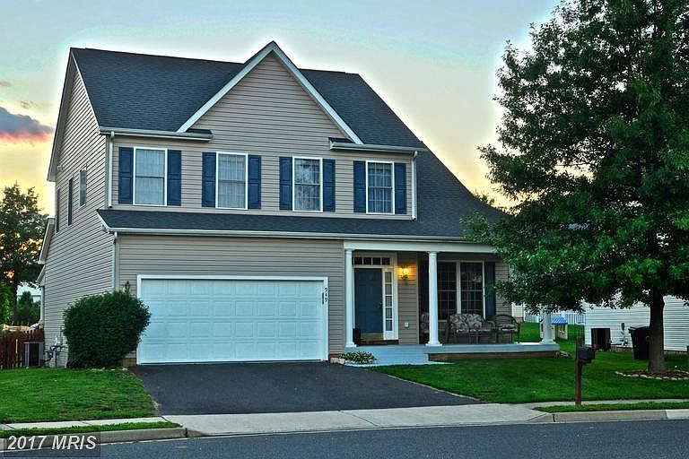 1st image of 949 Lakewood Cir