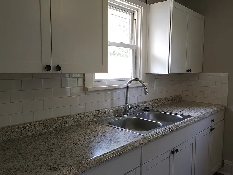 614 Sanford Ave — Photo 10