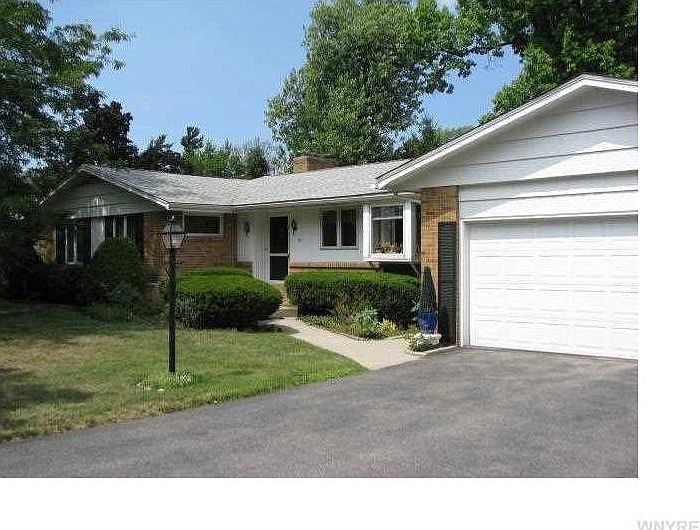 1st image of 13 Stonecroft Ln
