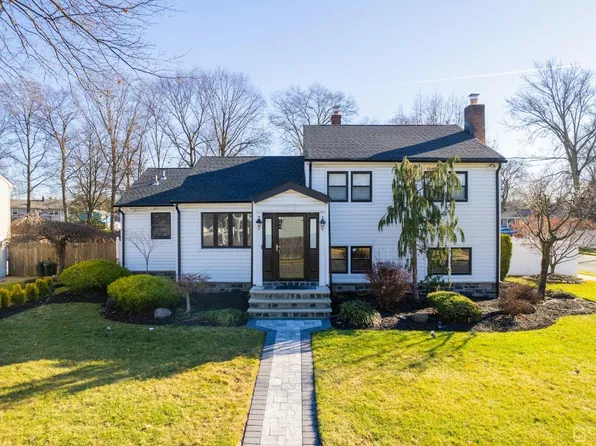 204 NE Desepio Ave, South Plainfield, NJ 07080