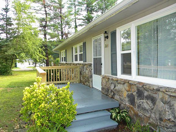 3-Front Porch-Entryway