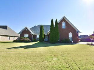400 Summit Dr, Medina, TN 38355