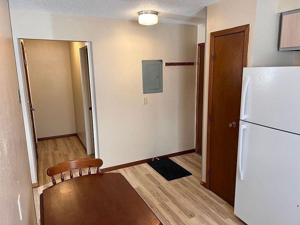 1st image of 910 11th Ave #1