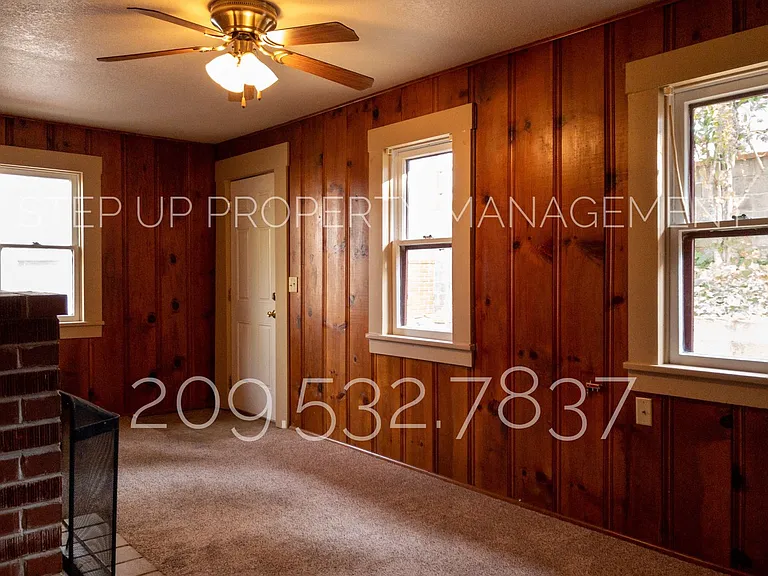 356 Barretta St — Photo 3