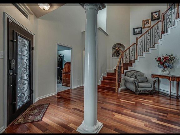 2nd image of 1130 Meghann Ln