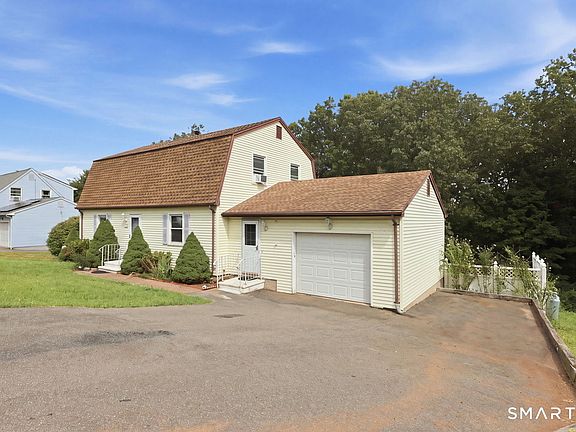 2nd image of 141 Cimarron Road