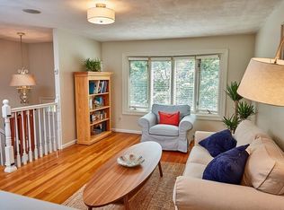 10 Angela Ln, Billerica, MA 01821