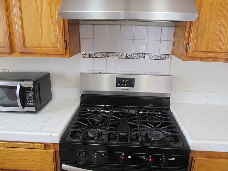1413 Desert Hills Dr — Photo 10