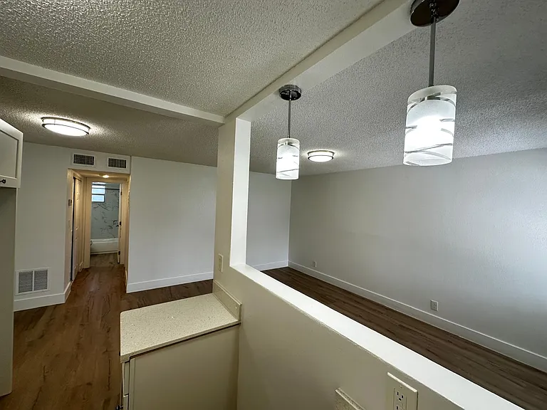 2331 Arthur St #5 — Photo 6