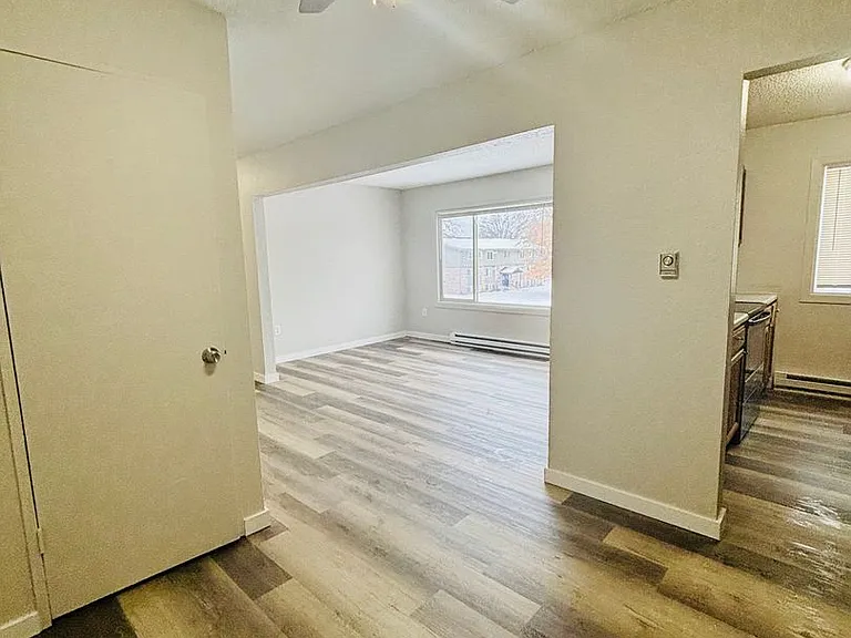 Cedar Crest Apartments — Photo 4