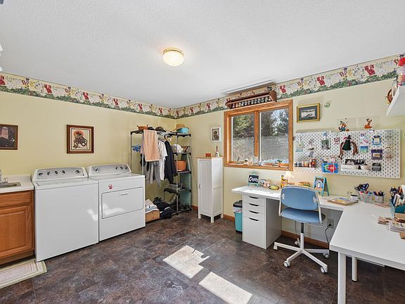 5th image of 725 Packer Dr