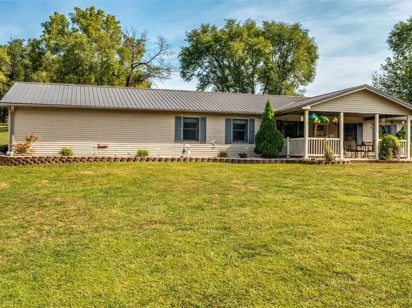26526 Rangeline Rd, Jerseyville, IL 62052