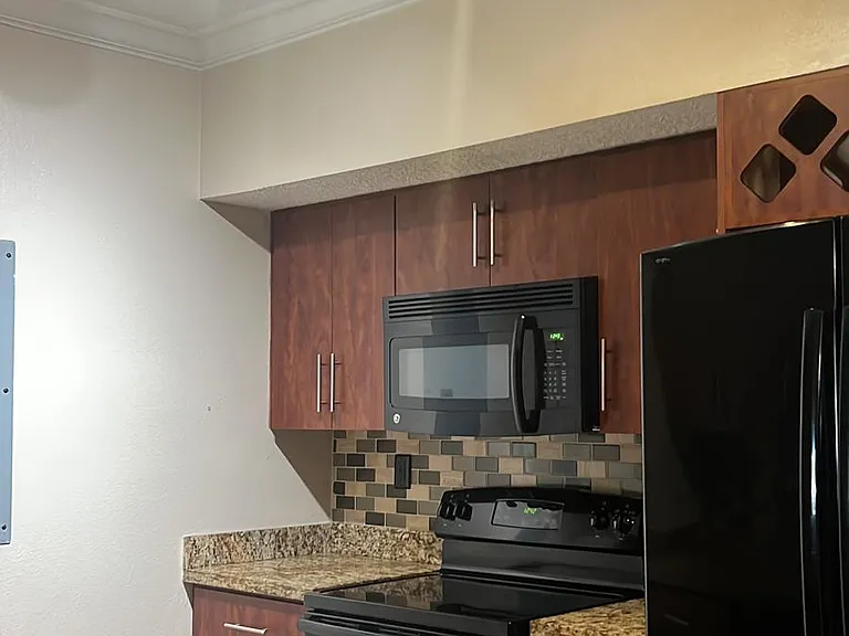 231 SW 116th Ave #1 — Photo 8