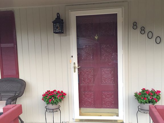 4th image of 8800 Fox Hollow Dr