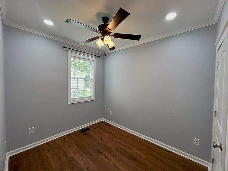 112 Hodgens Dr — Photo 18