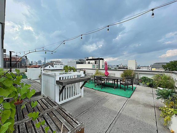 2nd image of 954 Bergen St APT 1B