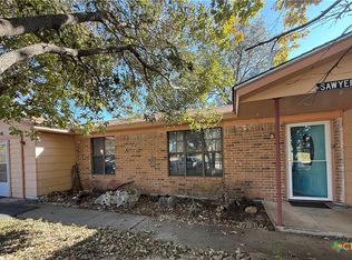 910 E Avenue I, Lampasas, TX 76550