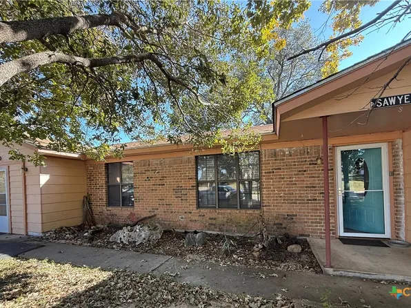 910 E Avenue I, Lampasas, TX 76550