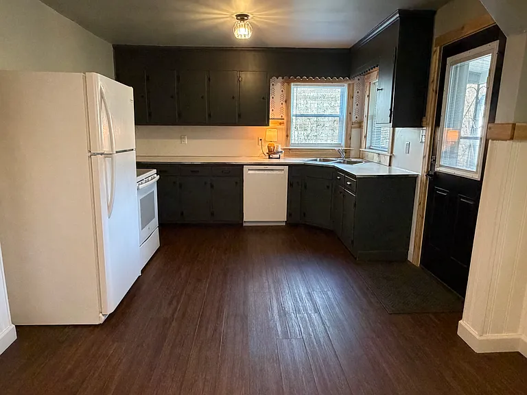 1005 Virginia Ave — Photo 4