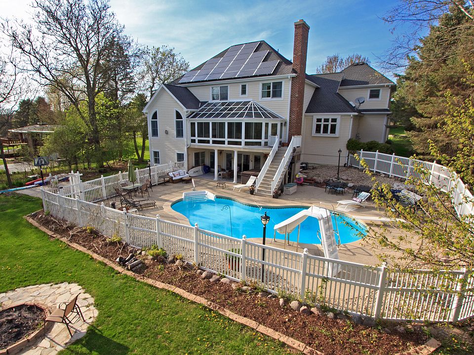 1st image of W5293 Pebble Beach Dr
