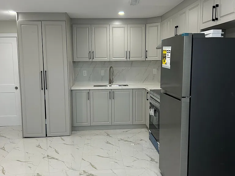 200 Hunter Way #BASEMENT — Photo 2