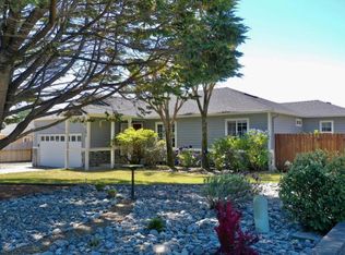 17290 Garvin Ct, Brookings, OR 97415