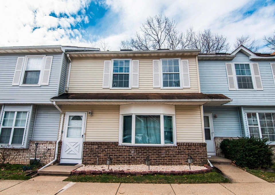 1st image of 16 Kim Ct