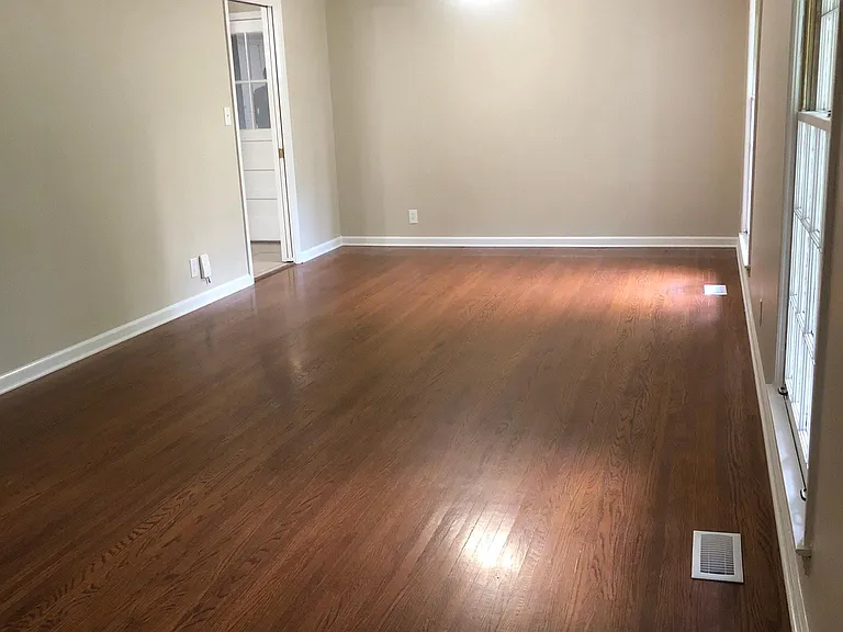 2169 Crestwood Dr — Photo 3