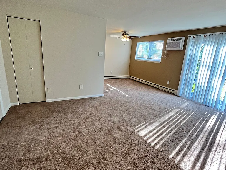 Springview Garden Apartments — Photo 18