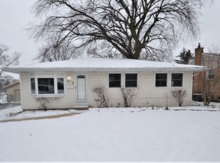 511 S Clarendon Ave, Addison, IL 60101