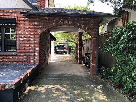 Covered breezeway parking