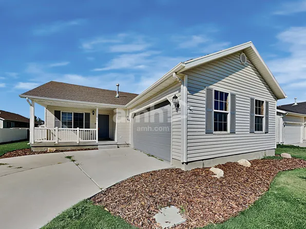 1989 E Sunrise Dr, Eagle Mountain, UT 84005