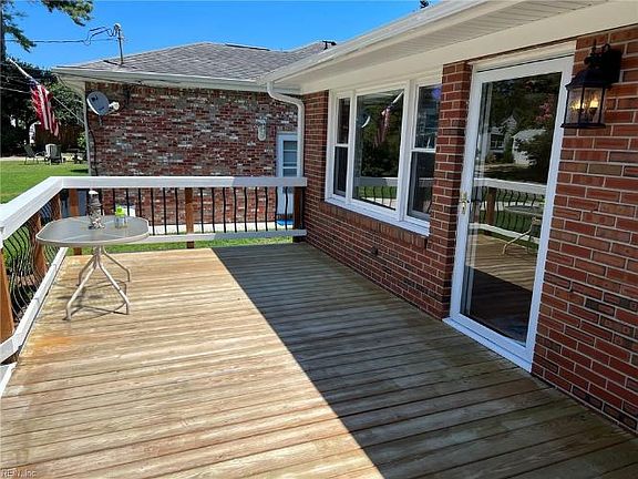 5th image of 512 Terrace Ave