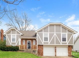 13925 S Sycamore St, Olathe, KS 66062